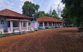 The Imperial Heritage II 2 Minutes From Station And Market II Deluxe Ac Rooms II